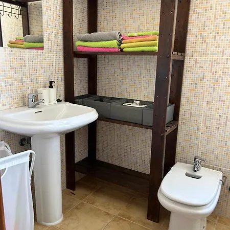 La Casita De Blanca Los Perez